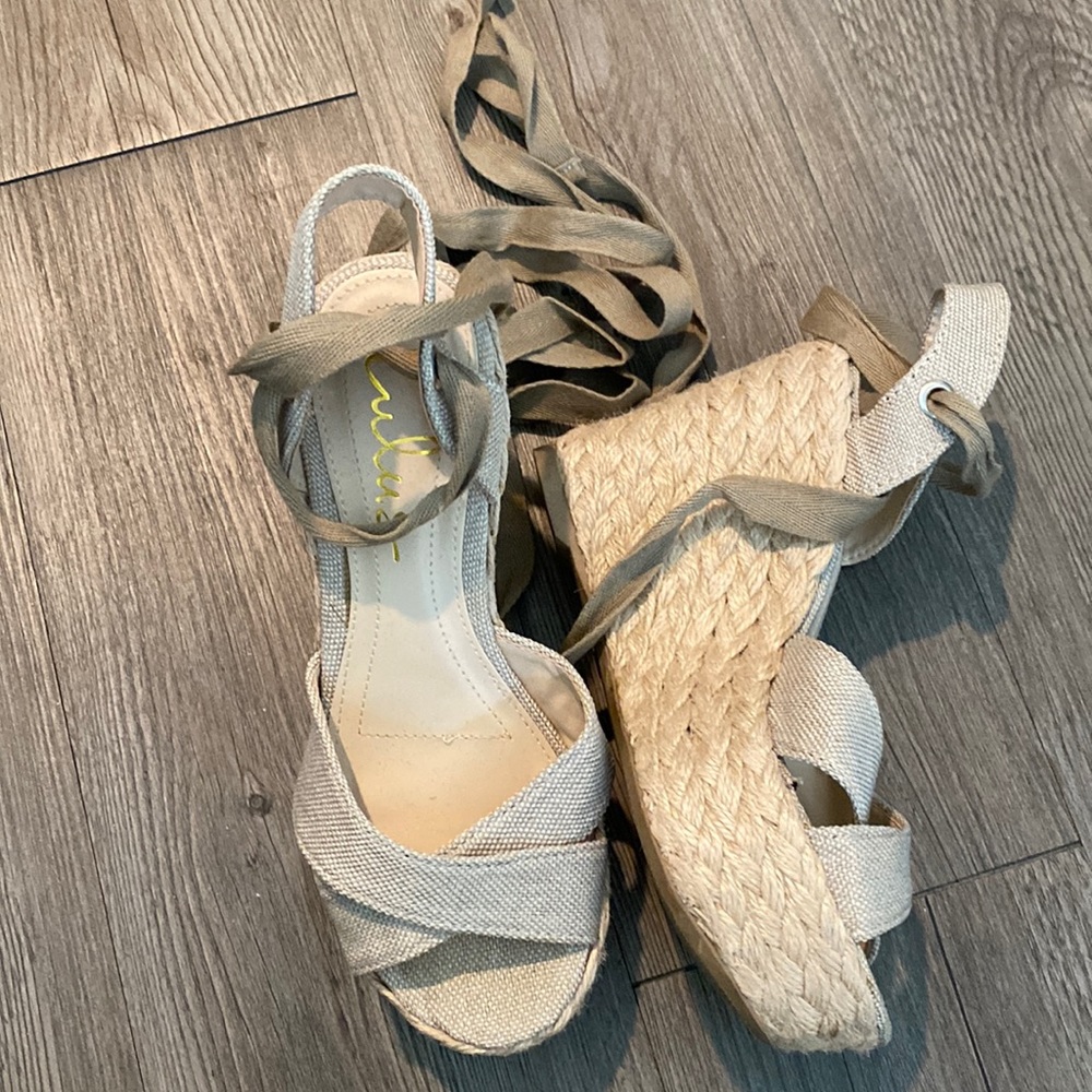 Lulus Espadrilles- Never Worn- Size 5
